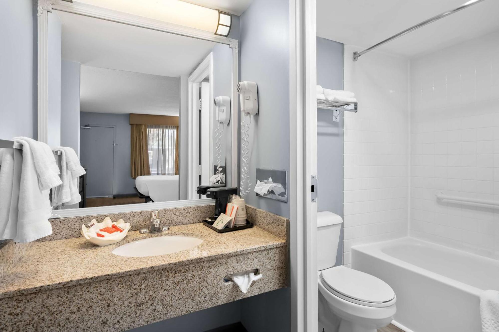 Brandywine Valley Inn Surestay Plus By Best Western Wilmington Exterior photo